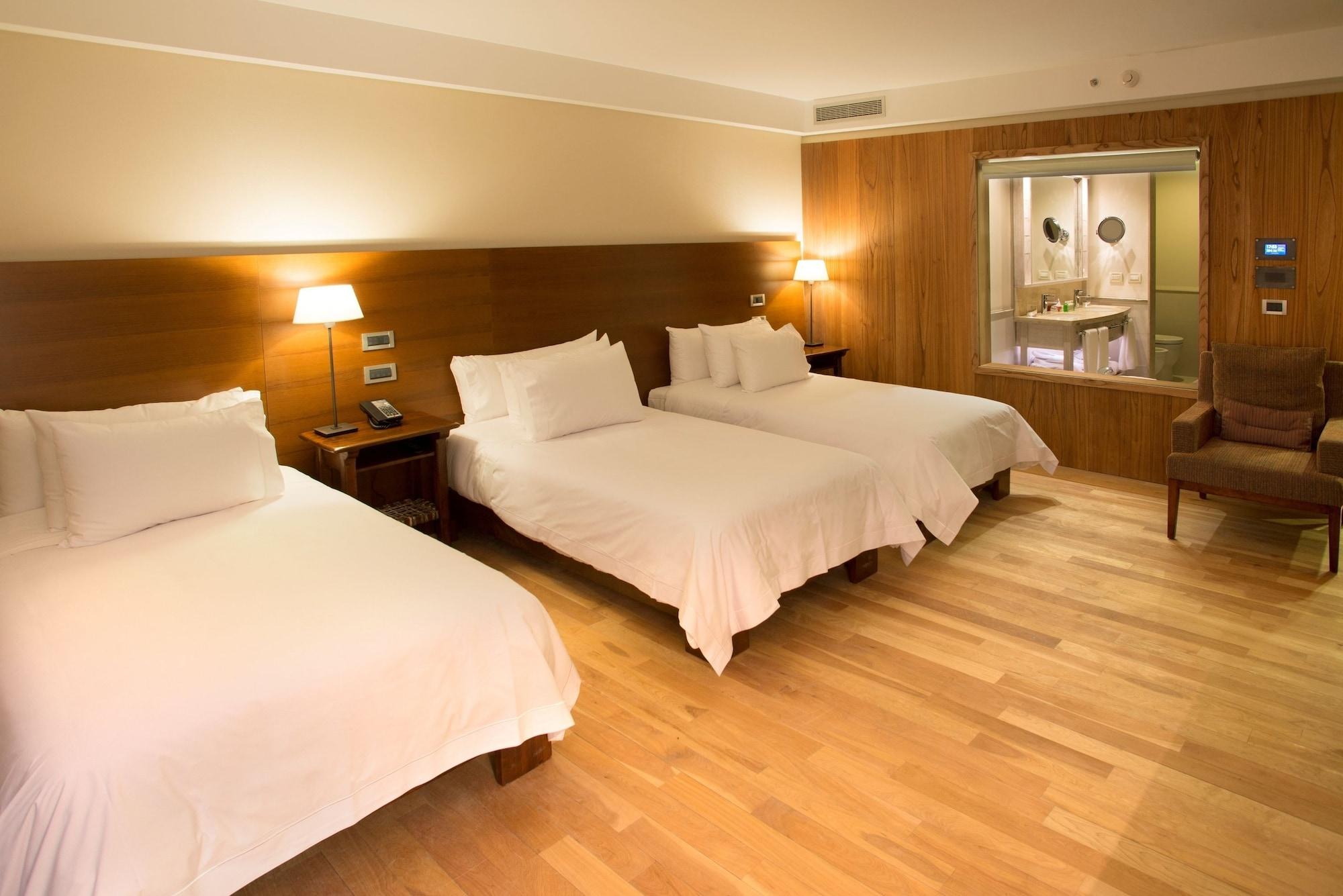 Arakur Ushuaia Resort&Spa Bagian luar foto A room at the hotel