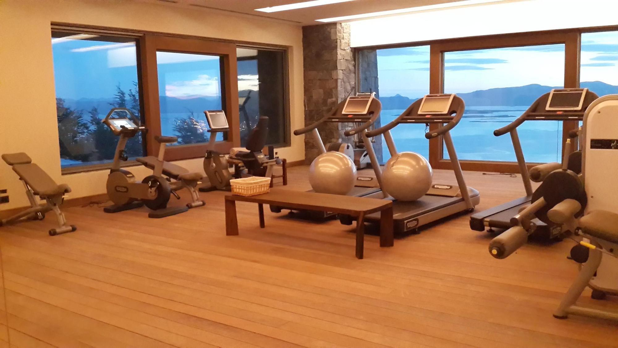 Arakur Ushuaia Resort&Spa Bagian luar foto A gym at a hotel