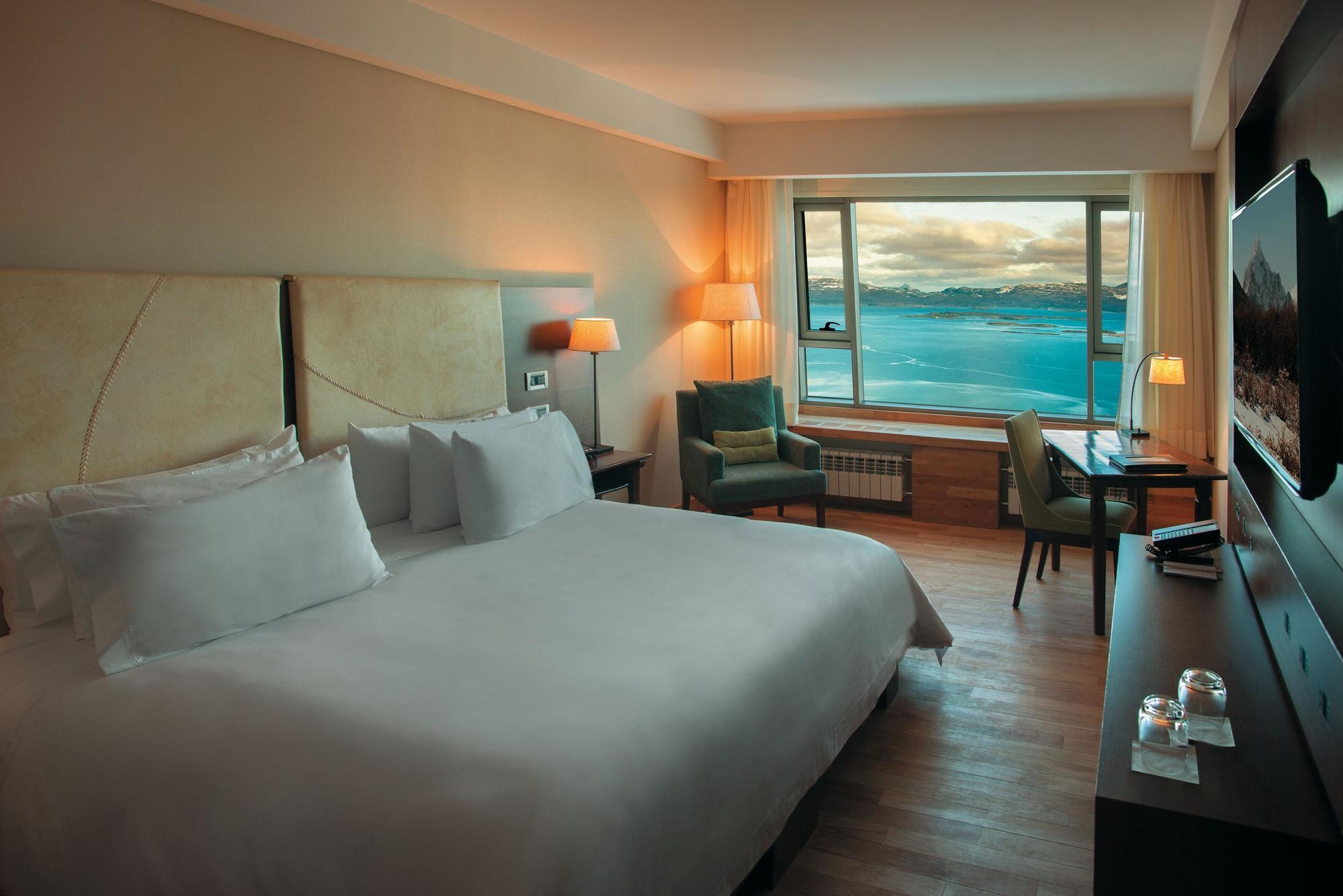 Arakur Ushuaia Resort&Spa Bagian luar foto A room at the hotel